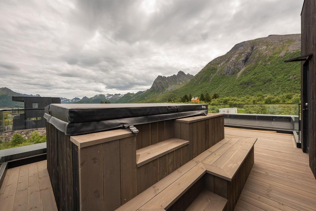 Hoda Cabin - Luxury Lodge With Jacuzzi And Sauna Lyngvaeret Bagian luar foto