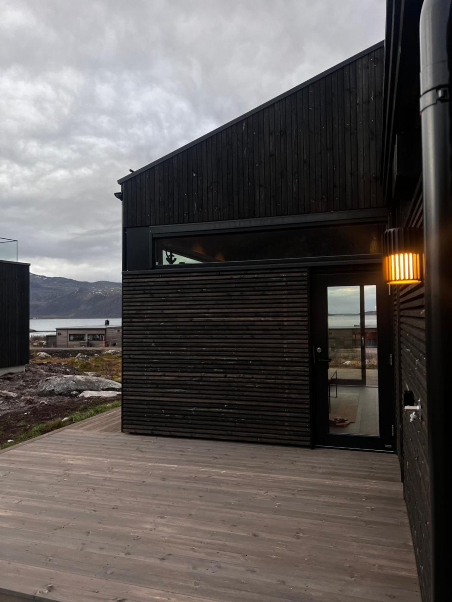 Hoda Cabin - Luxury Lodge With Jacuzzi And Sauna Lyngvaeret Bagian luar foto