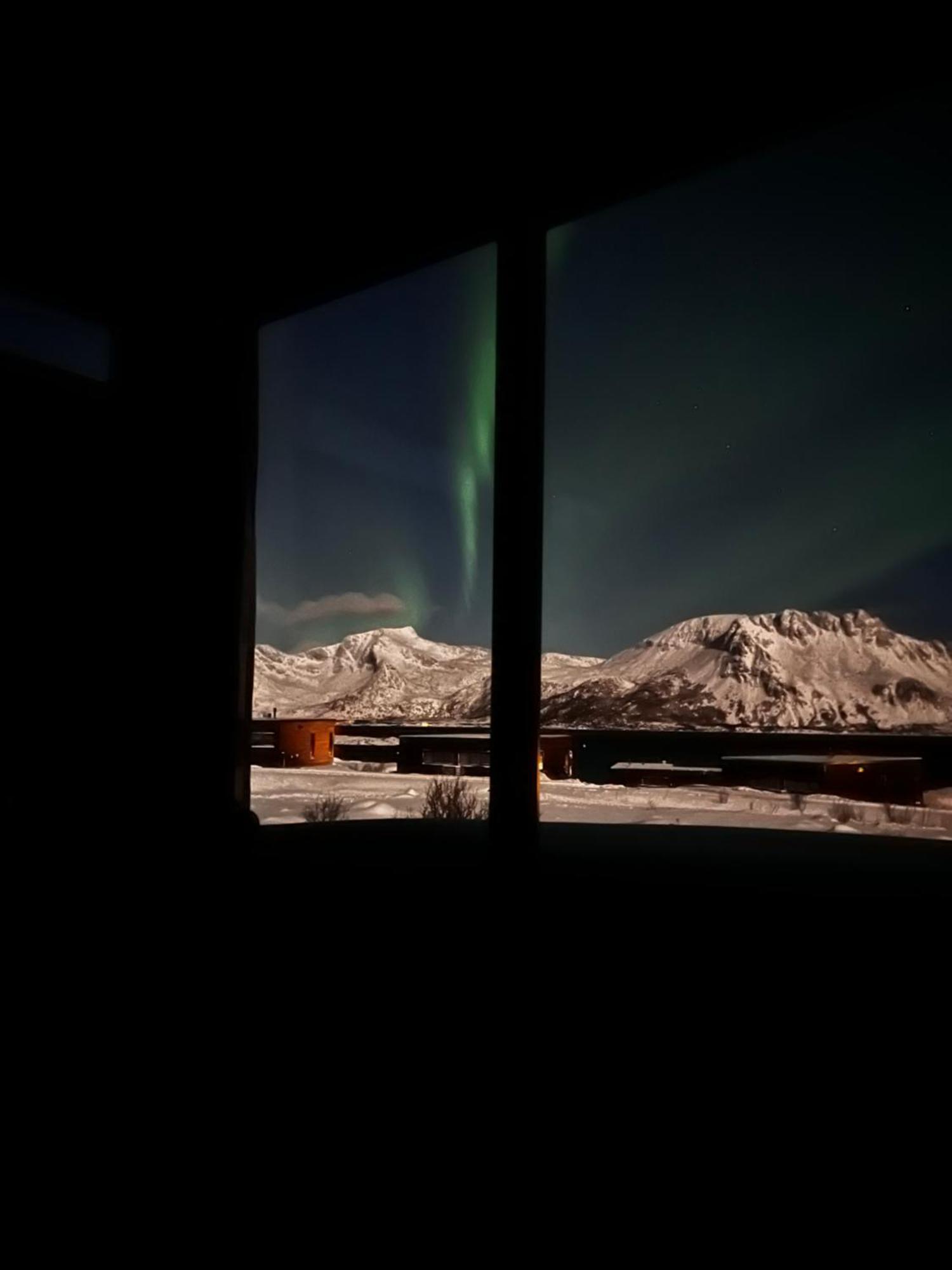 Hoda Cabin - Luxury Lodge With Jacuzzi And Sauna Lyngvaeret Bagian luar foto